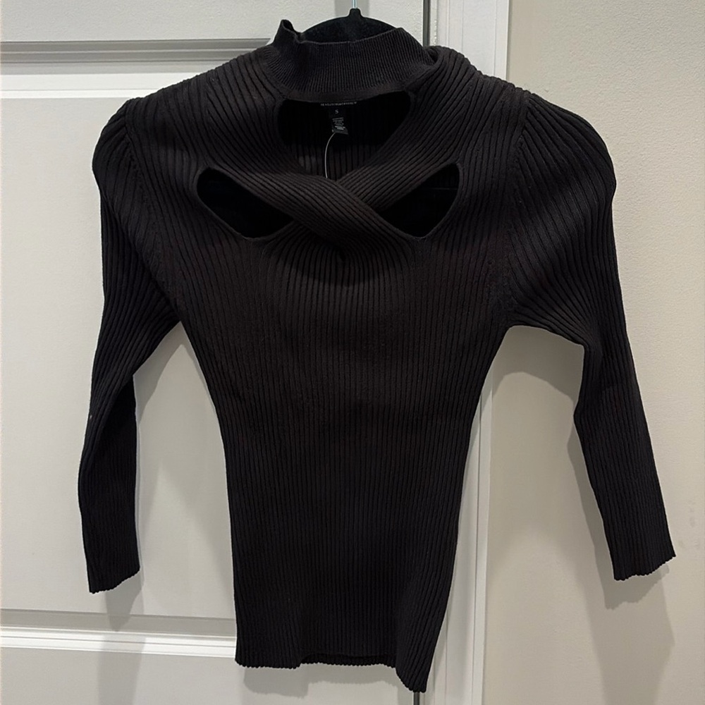White House Black Market top